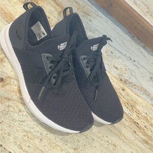 Women’s New Balance Shoe👟 size 7 black